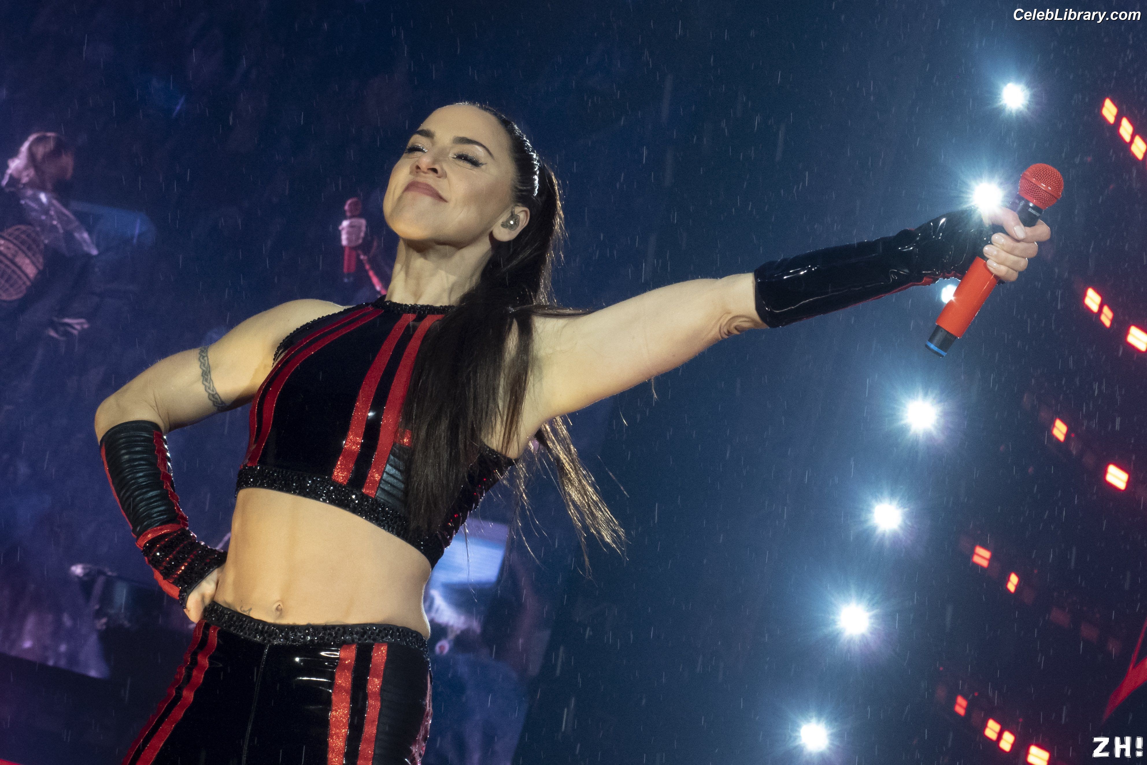 Melanie C photo 21 of 198