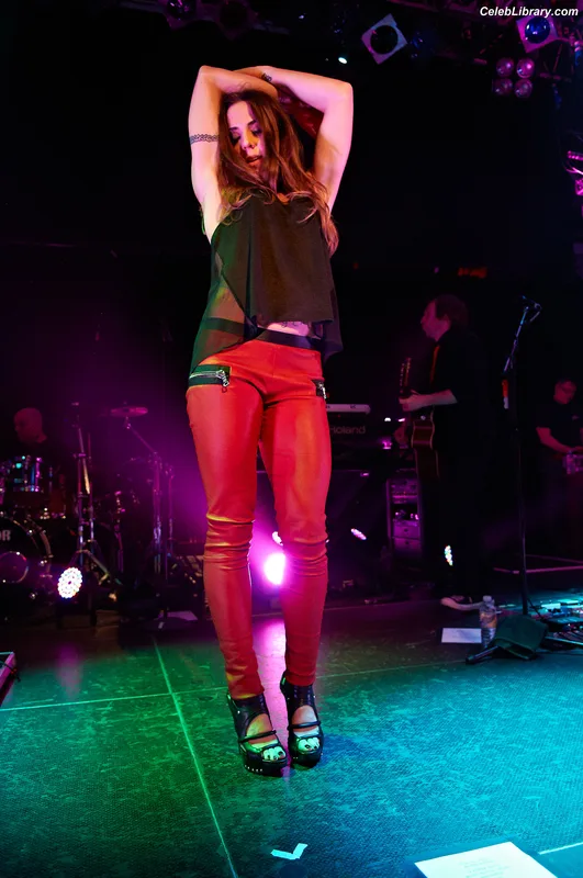Melanie Chisholm photo 22 of 222