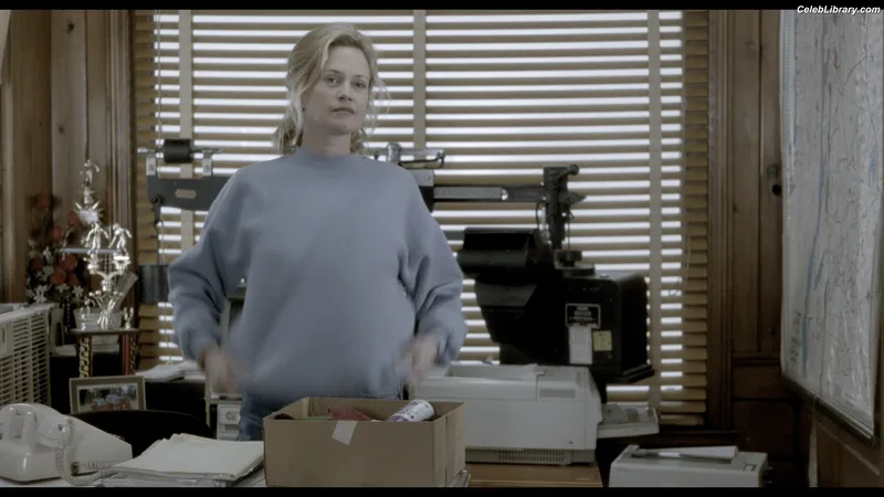 Melanie Griffith photo 19 of 24