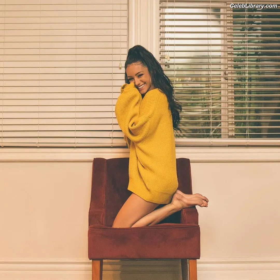 Melanie Iglesias photo 11 of 218