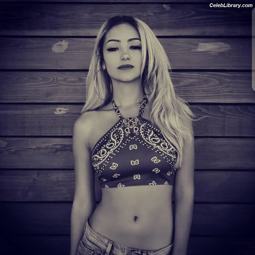 Melanie Iglesias photo 1 of 218