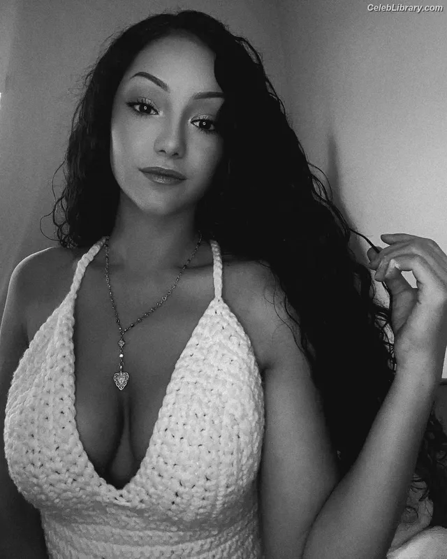 Melanie Iglesias photo 17 of 216