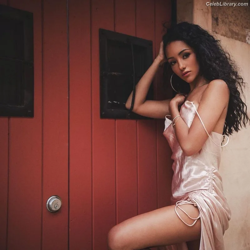Melanie Iglesias photo 24 of 216