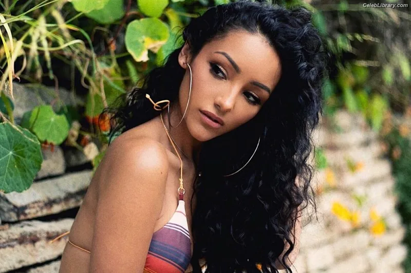 Melanie Iglesias photo 5 of 216