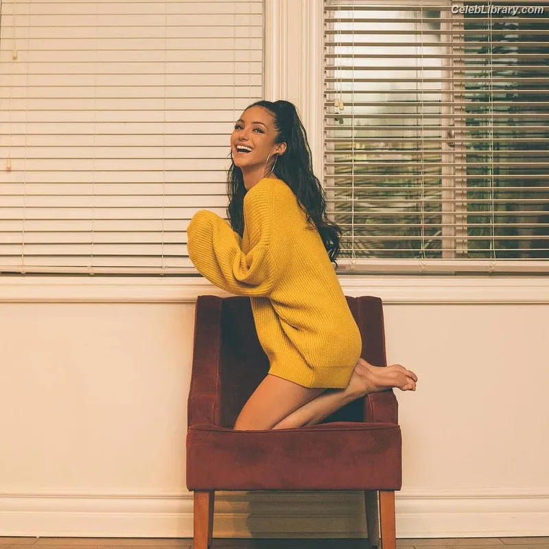 Melanie Iglesias photo 11 of 216