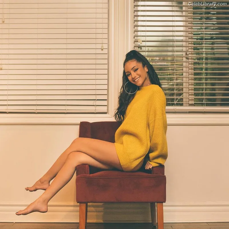 Melanie Iglesias photo 12 of 216
