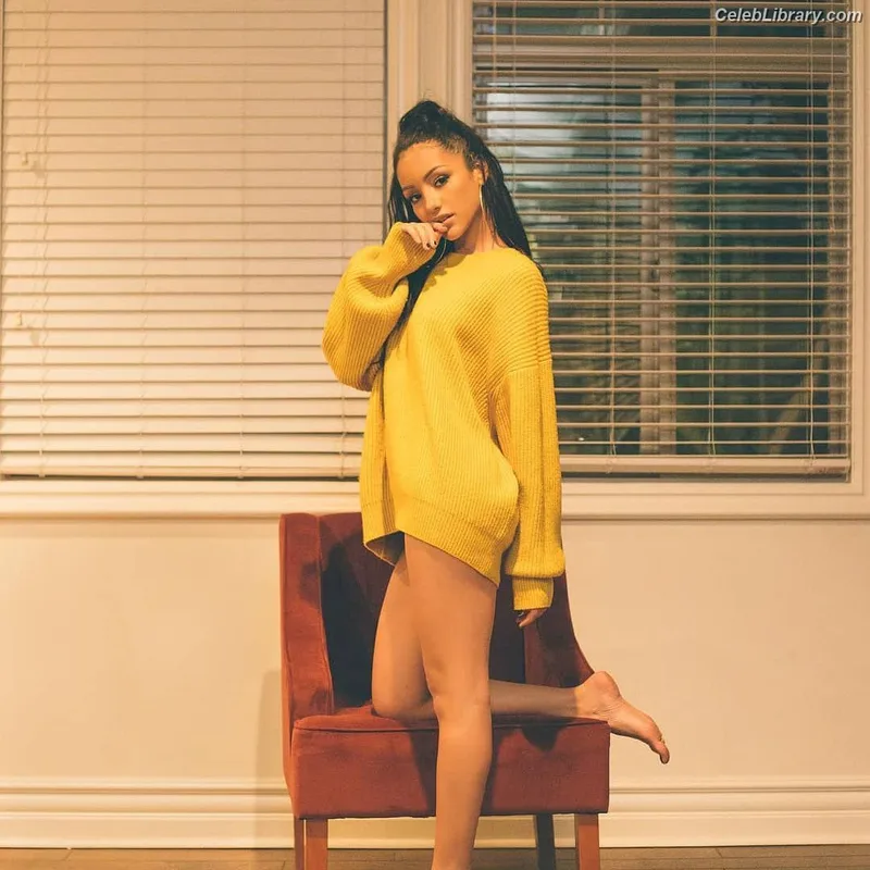 Melanie Iglesias photo 16 of 216