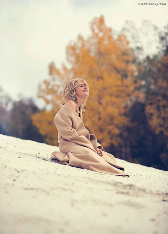 Mélanie Laurent photo 4 of 24