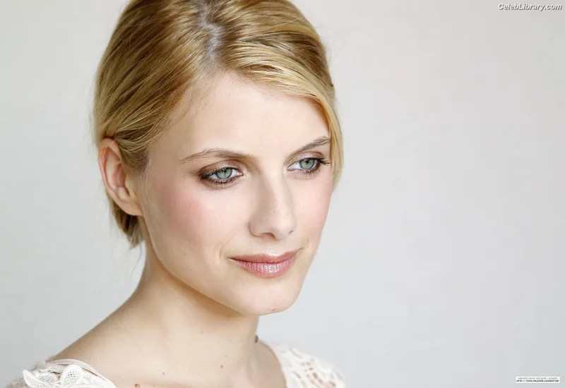 Mélanie Laurent photo 8 of 24