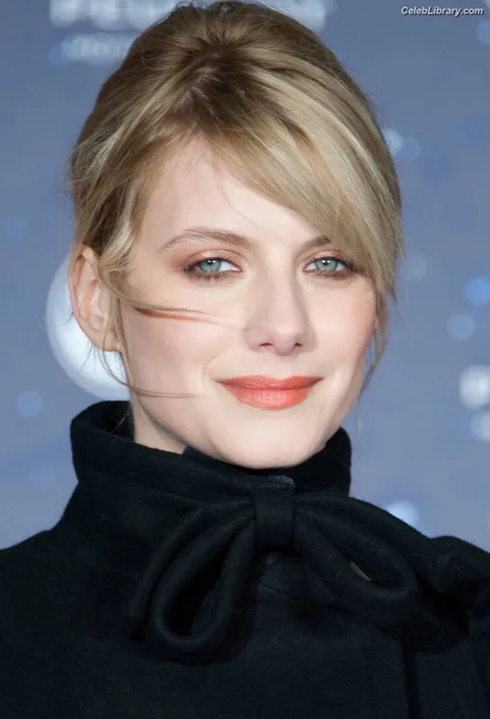 Mélanie Laurent photo 16 of 24