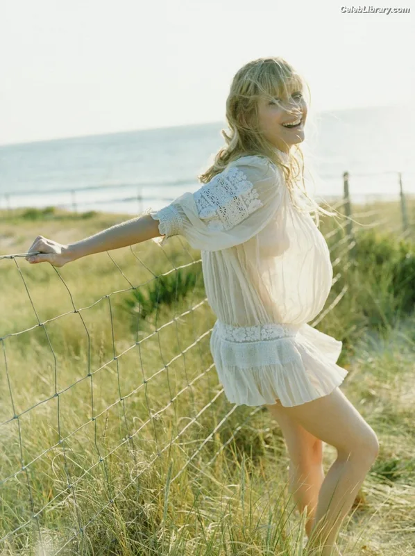 Mélanie Laurent photo 20 of 24