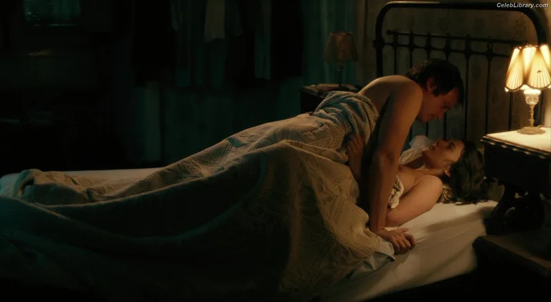 Mélanie Laurent photo 22 of 24