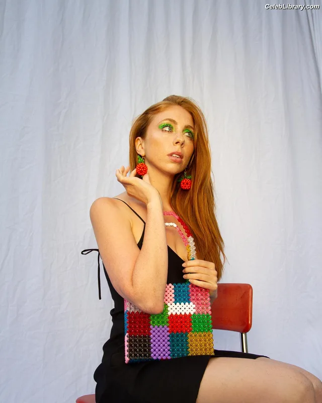 Melanie Leishman photo 9 of 59