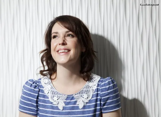 Melanie Lynskey photo 8 of 87