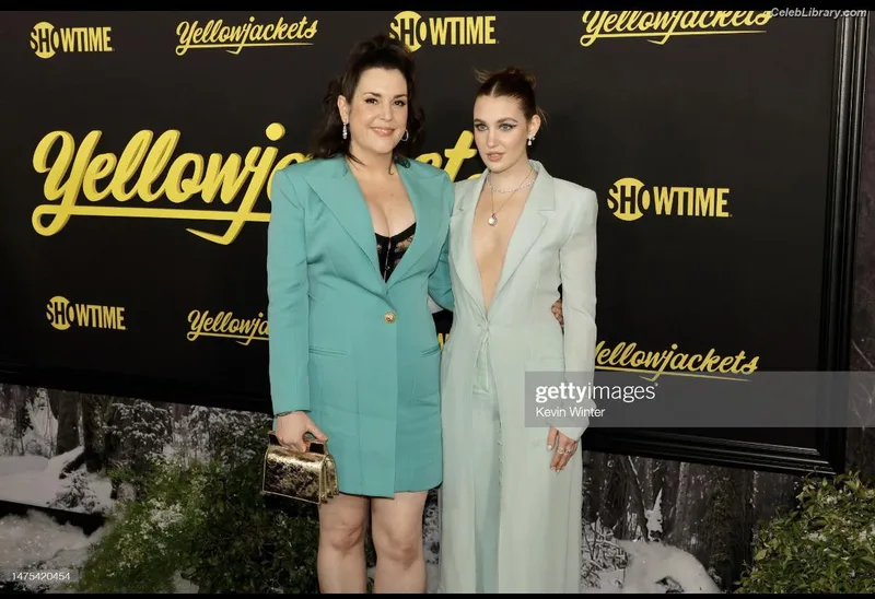 Melanie Lynskey photo 3 of 82