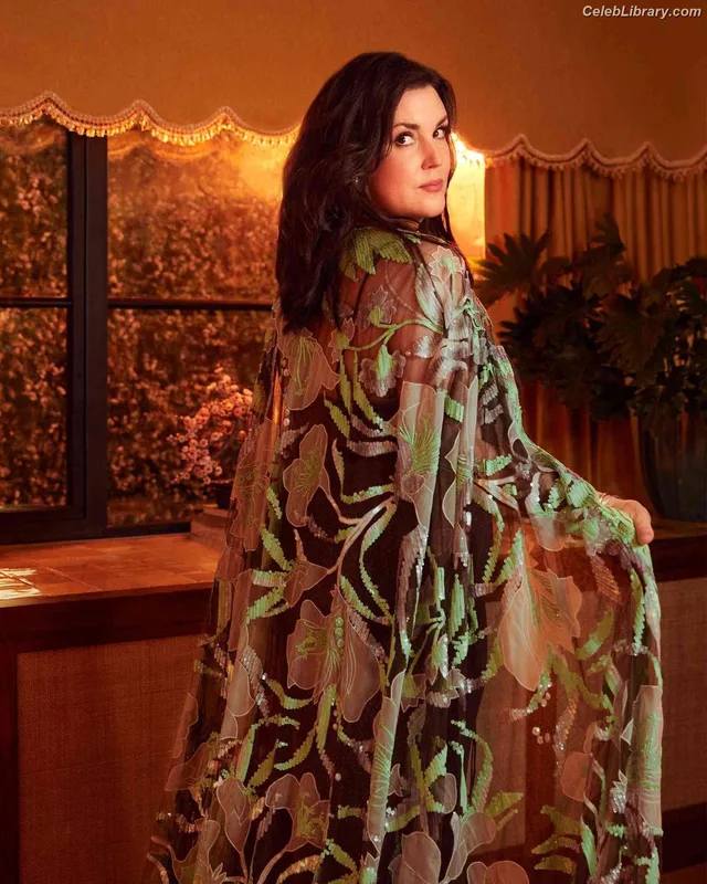 Melanie Lynskey photo 10 of 82