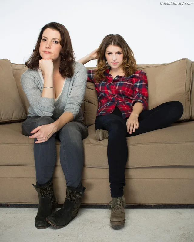 Melanie Lynskey photo 4 of 82