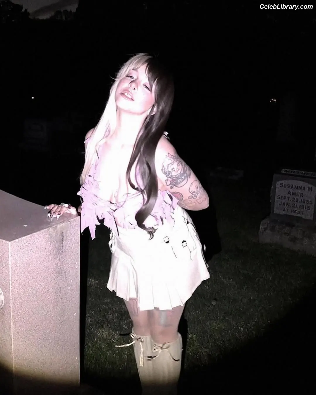 Melanie Martinez photo 8 of 53
