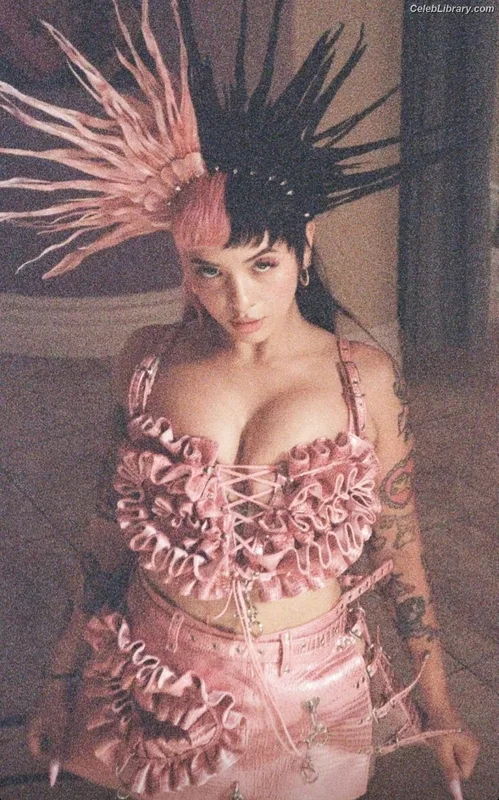 Melanie Martinez photo 9 of 54