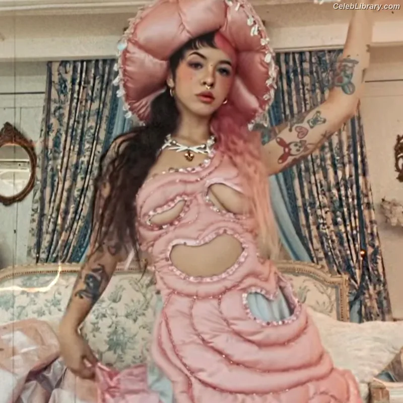 Melanie Martinez photo 12 of 54