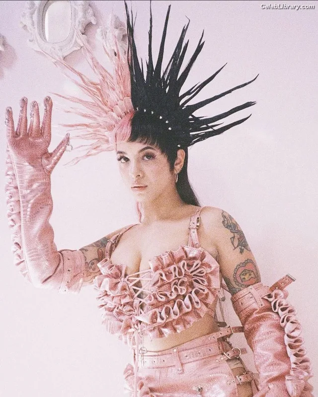 Melanie Martinez photo 13 of 54