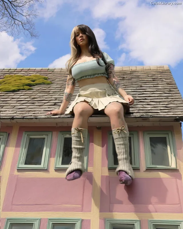 Melanie Martinez photo 6 of 54
