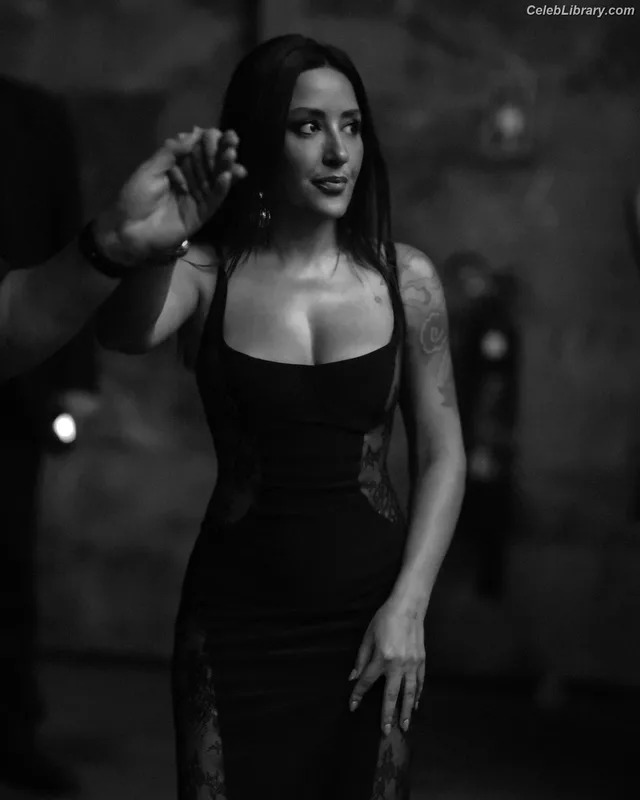 Melek Mosso photo 13 of 83