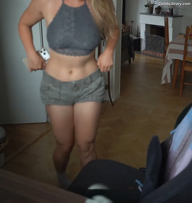 Melina Göransson photo 8 of 1064
