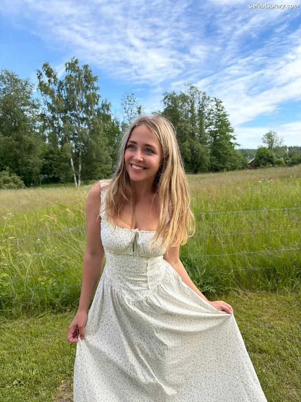 Melina Göransson photo 17 of 1064