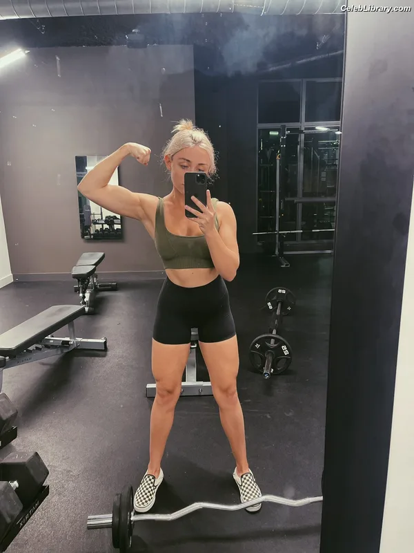 Melina Göransson photo 7 of 1064