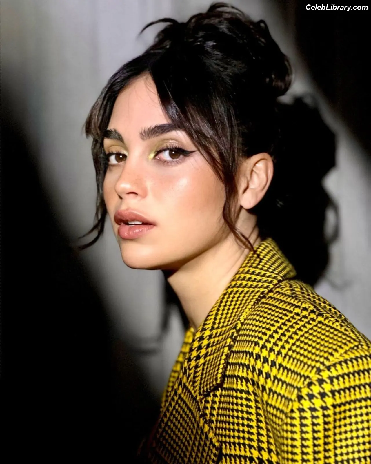 Melissa Barrera photo 4 of 201