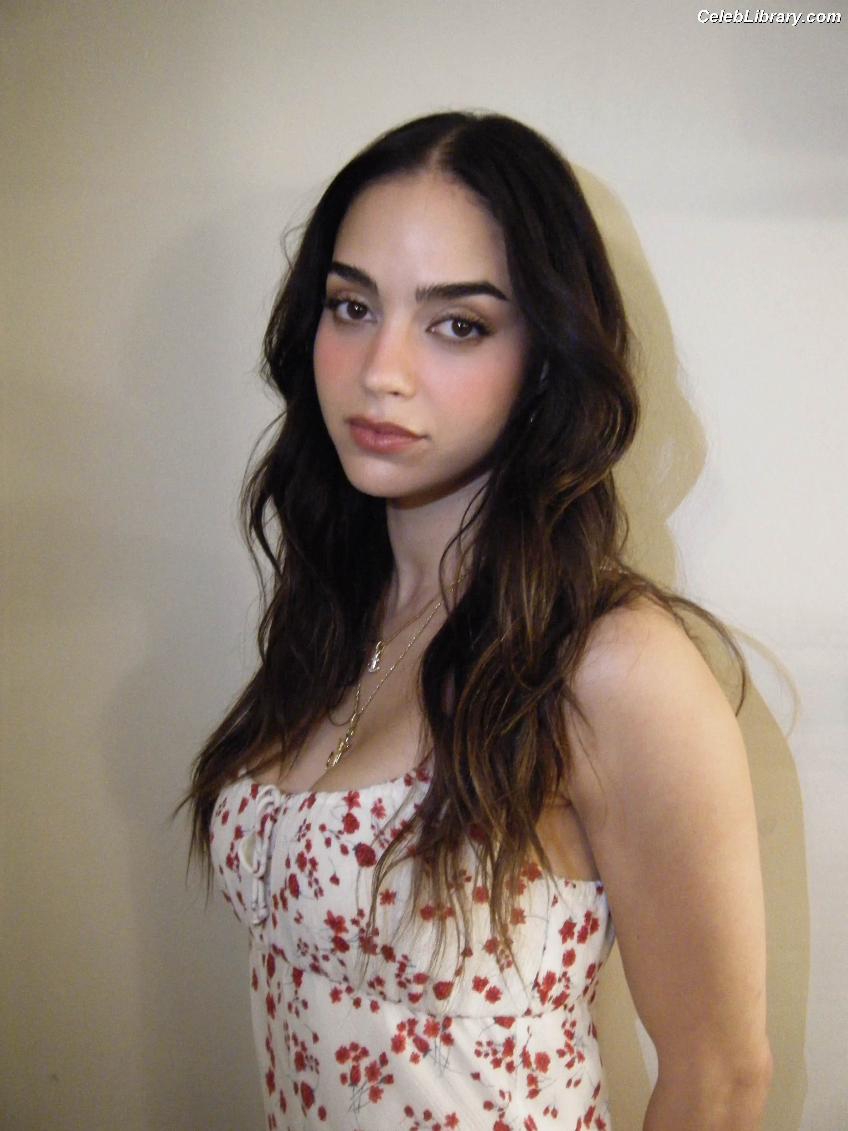 Melissa Barrera photo 6 of 201