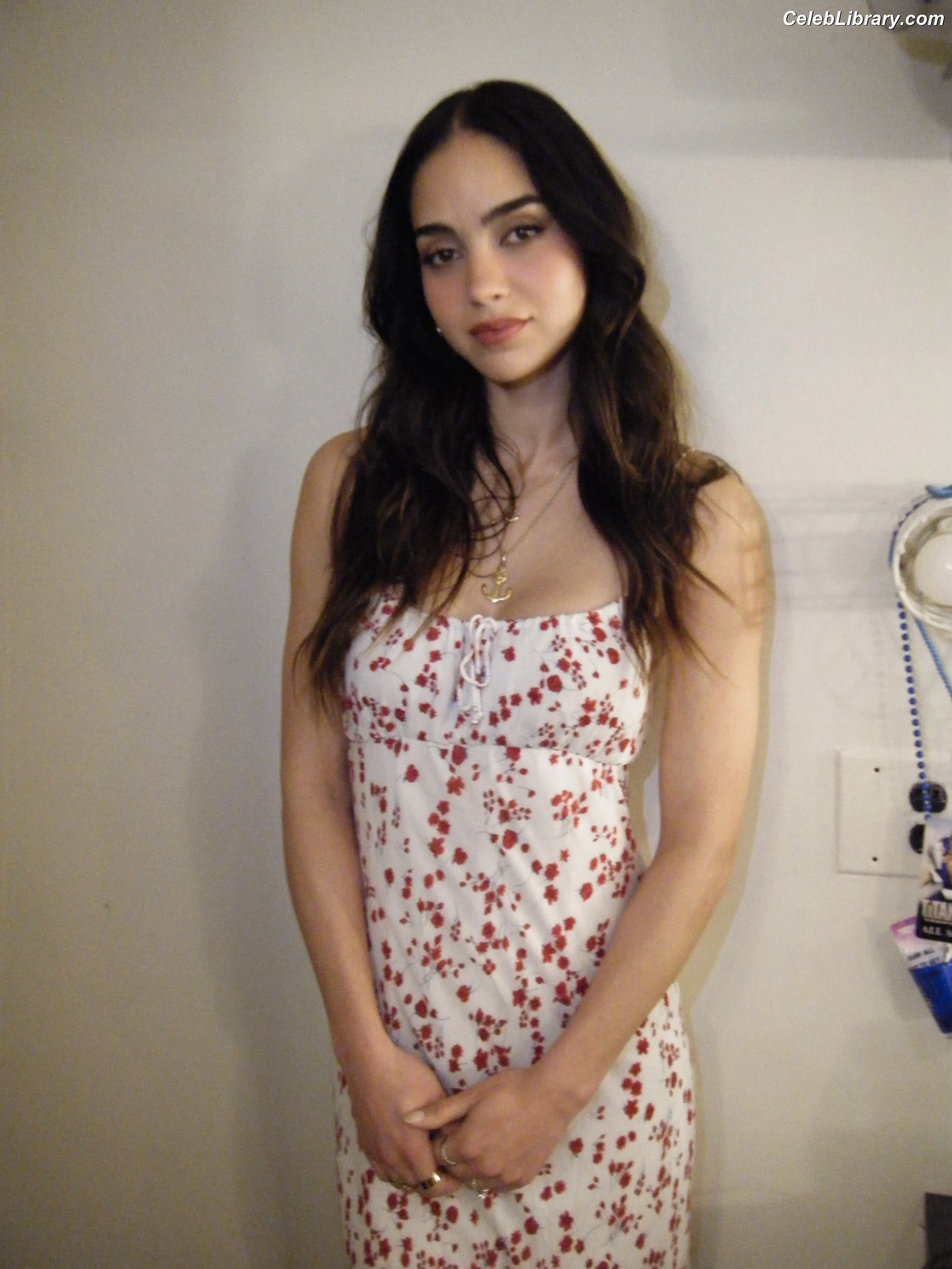 Melissa Barrera photo 8 of 201