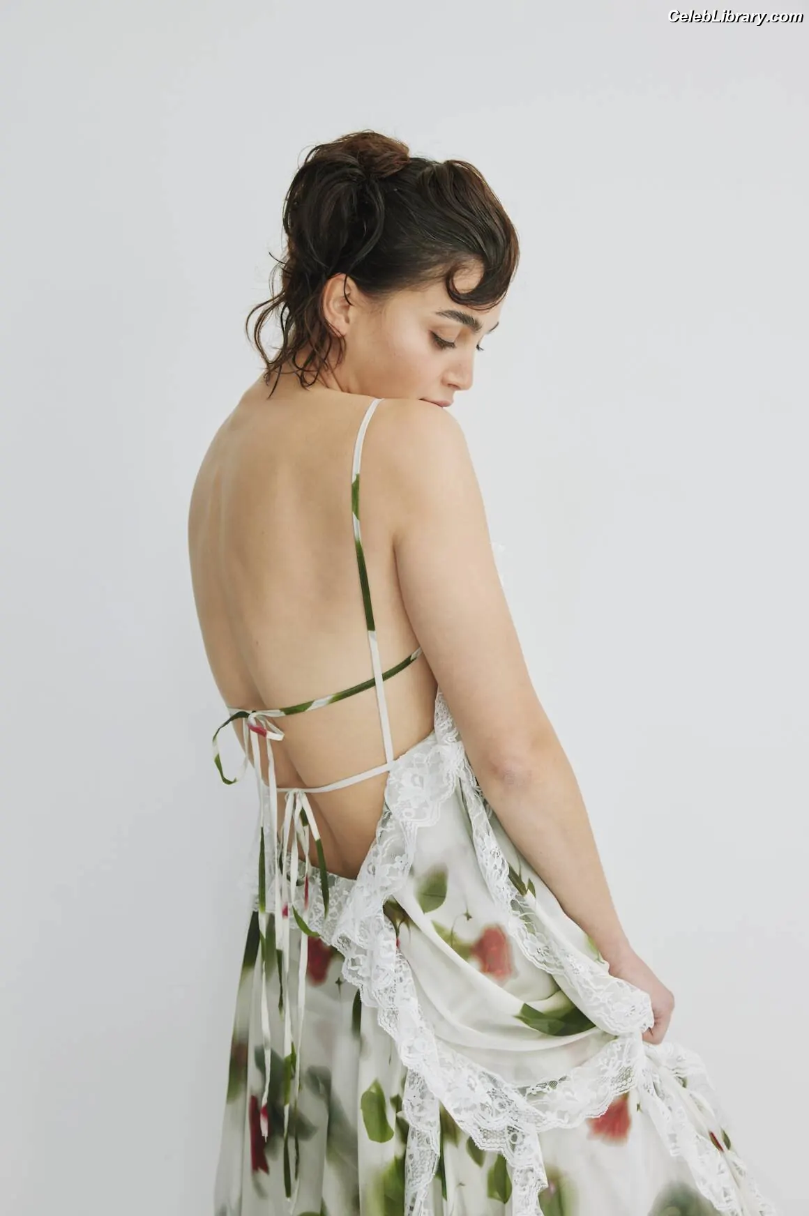 Melissa Barrera photo 3 of 201