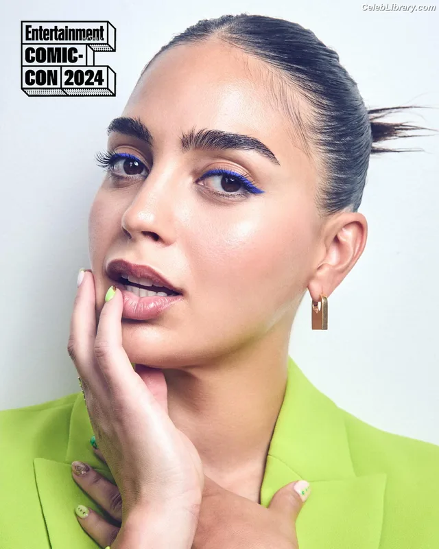 Melissa Barrera photo 9 of 202