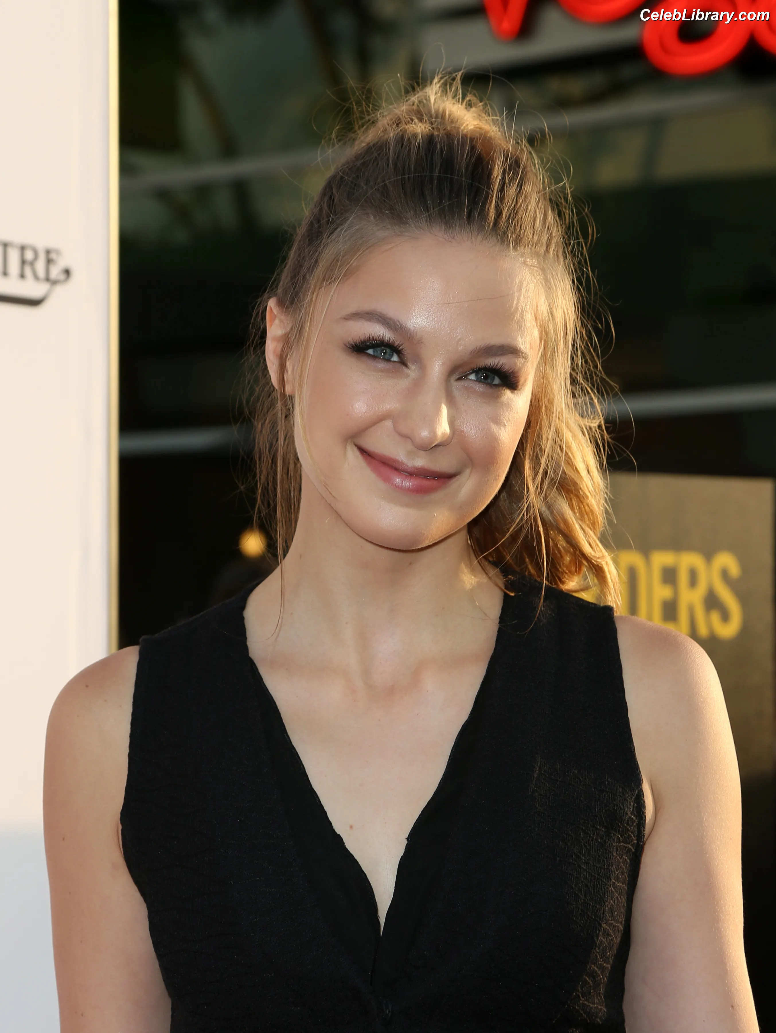 Melissa Benoist photo 12 of 361