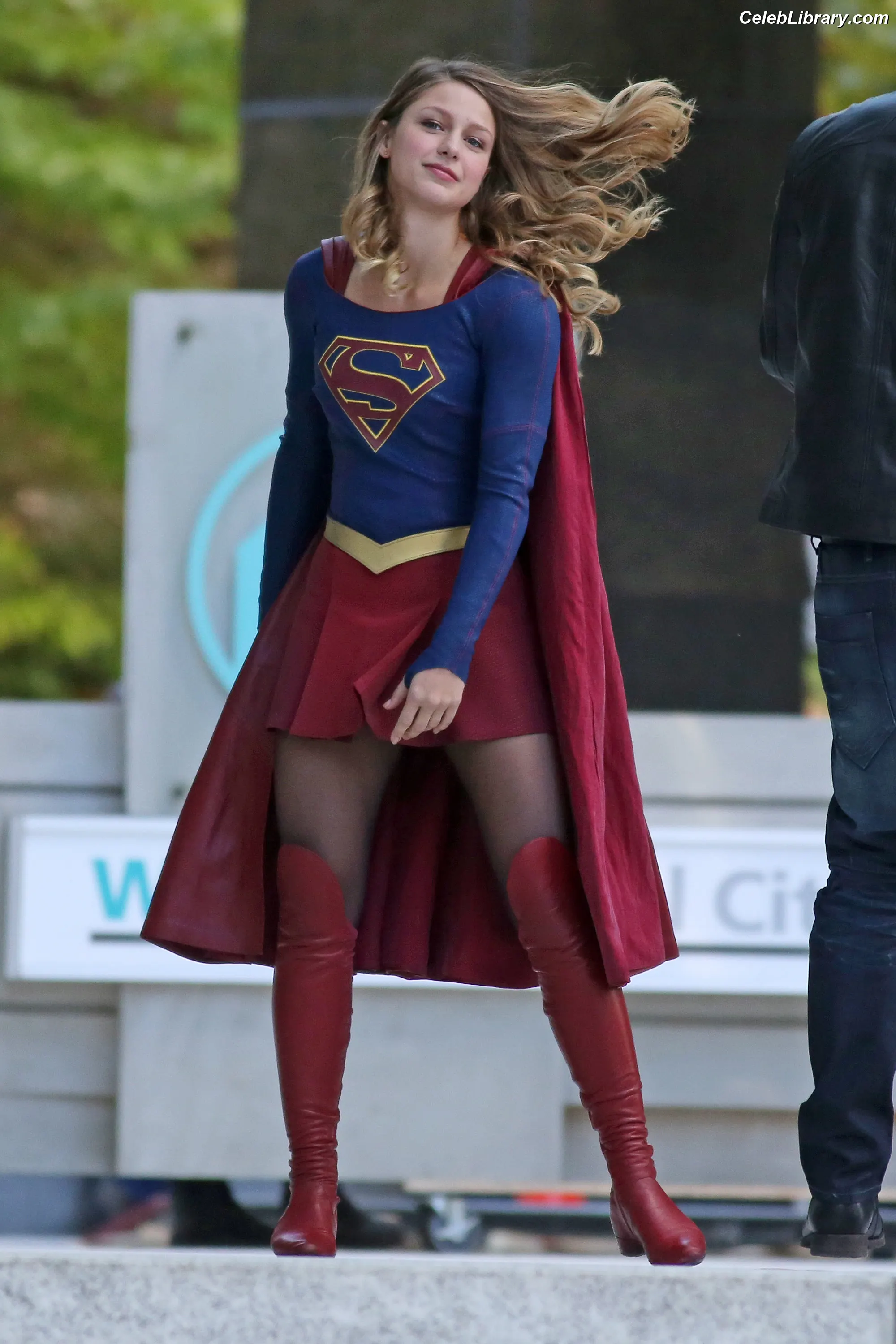 Melissa Benoist photo 9 of 361