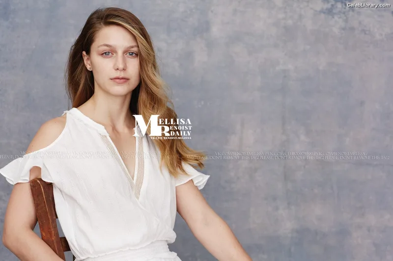 Melissa Benoist photo 5 of 361