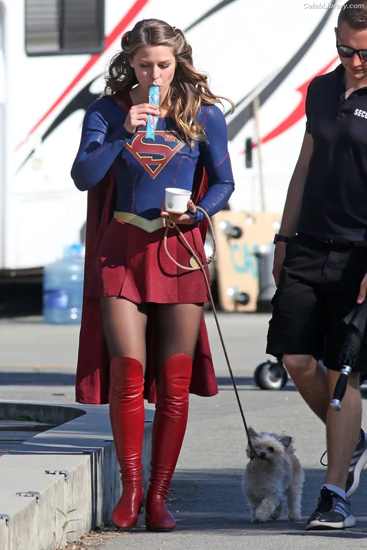 Melissa Benoist photo 11 of 361