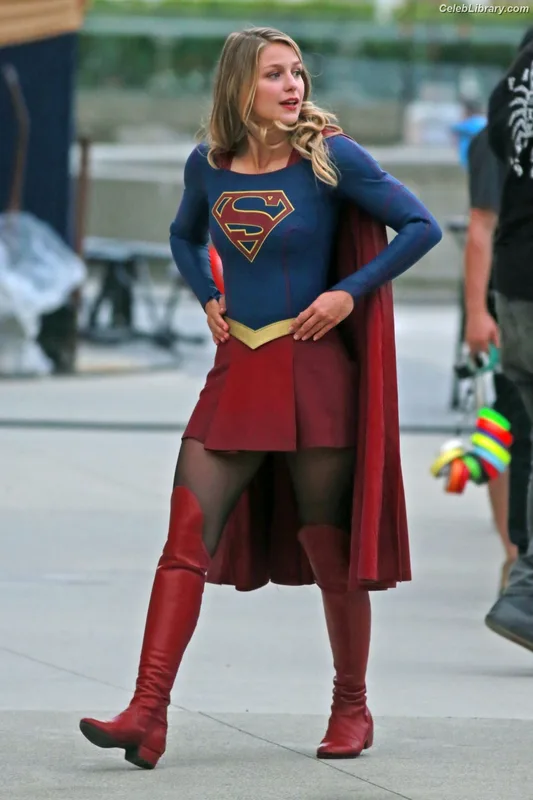 Melissa Benoist photo 5 of 361