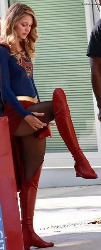 Melissa Benoist photo 13 of 361