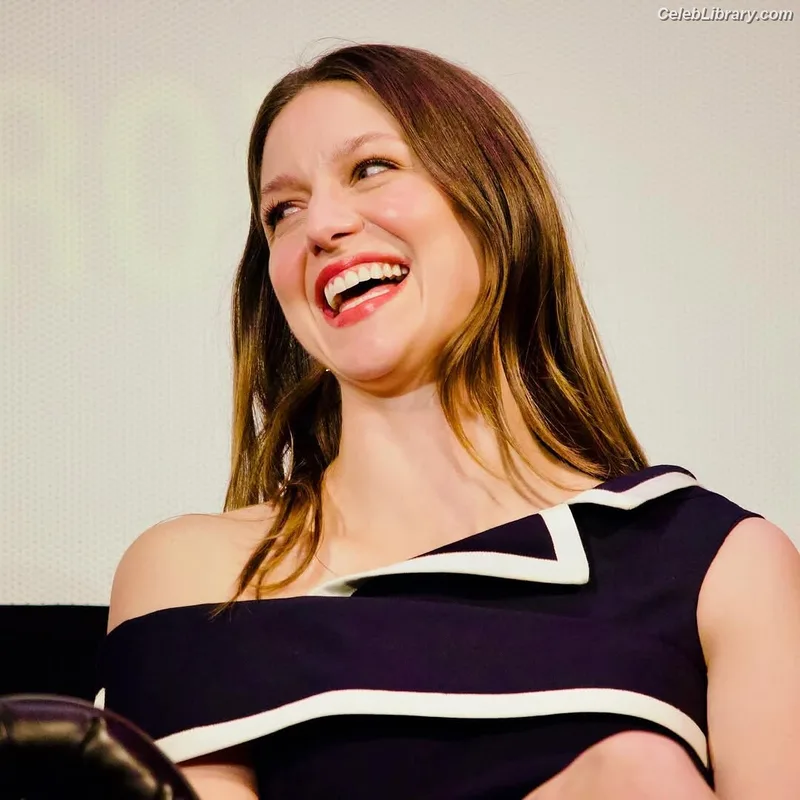 Melissa Benoist photo 7 of 361