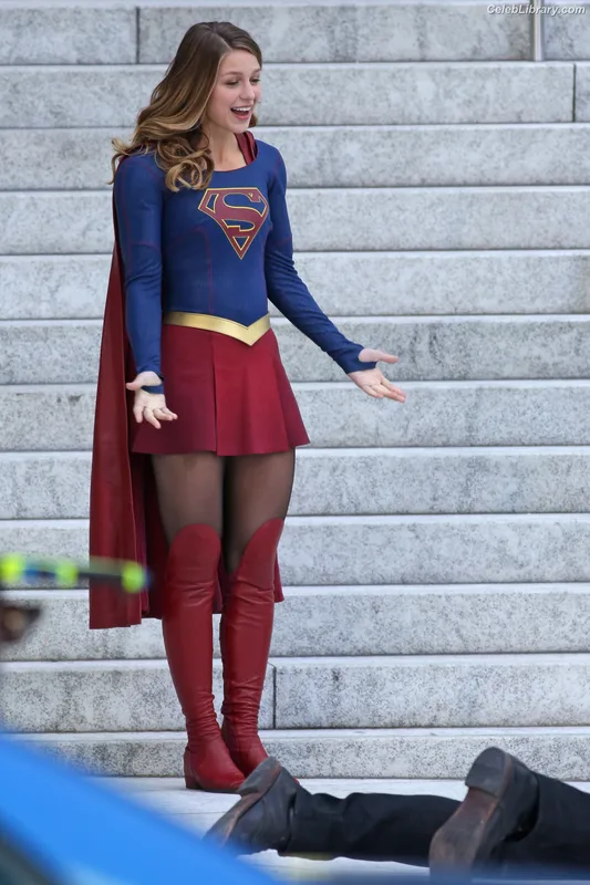Melissa Benoist photo 2 of 361