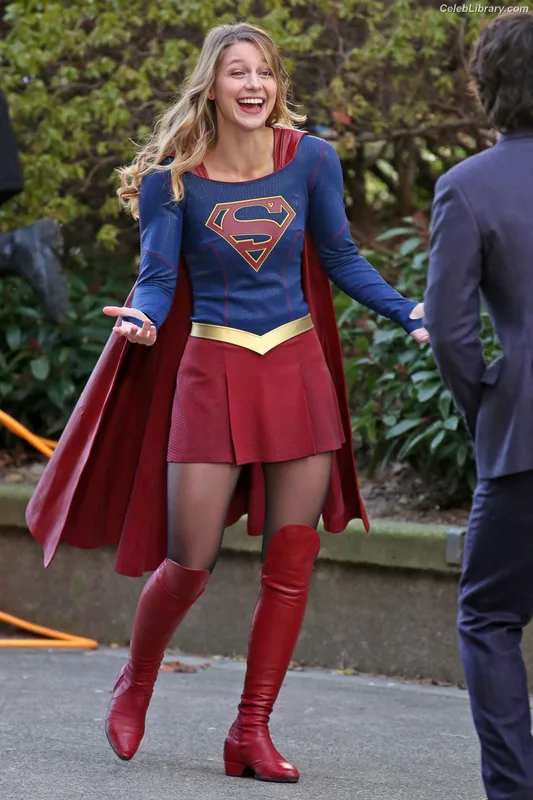Melissa Benoist photo 4 of 361
