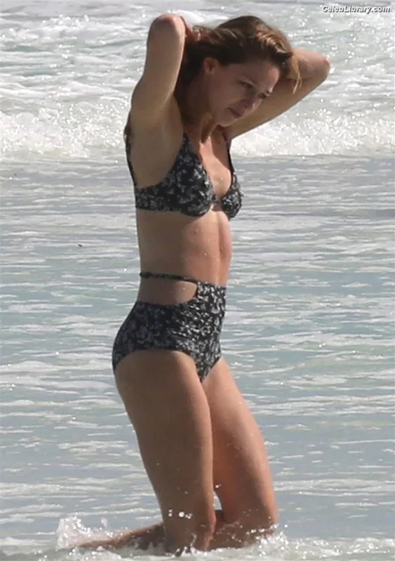 Melissa Benoist photo 16 of 361