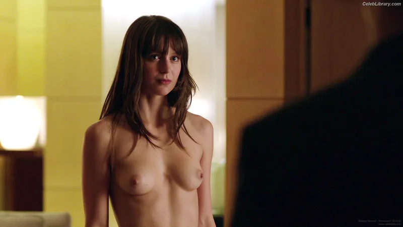 Melissa Benoist photo 24 of 361