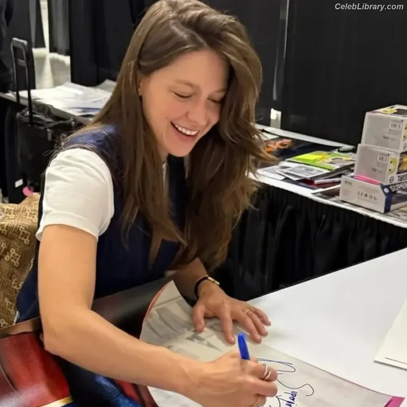 Melissa Benoist photo 13 of 361