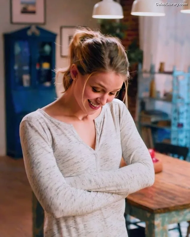 Melissa Benoist photo 20 of 361