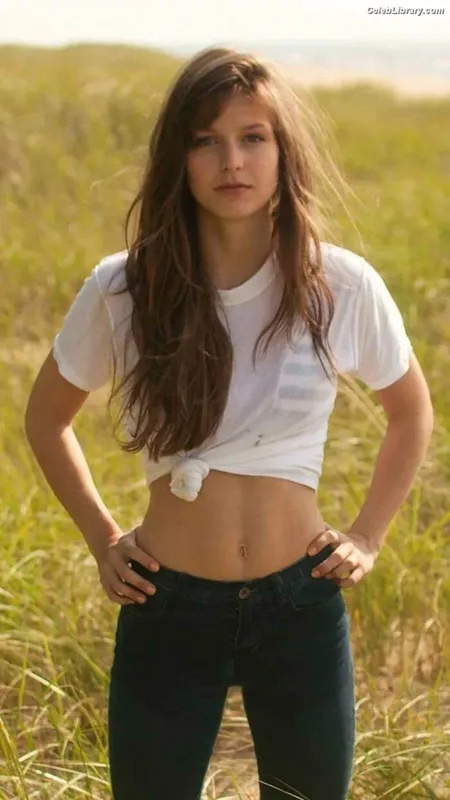 Melissa Benoist photo 7 of 361