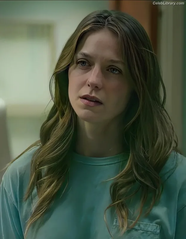 Melissa Benoist photo 17 of 361